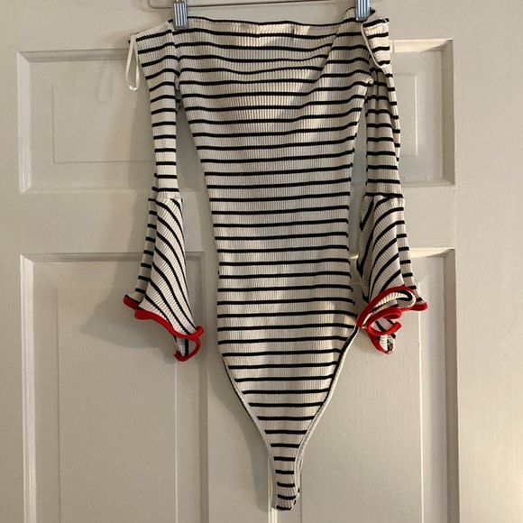 A.Calin Los Angeles M bodysuit. Off the shoulder, 3/4 sleeve with flare,rose.EUC - Picture 3 of 3